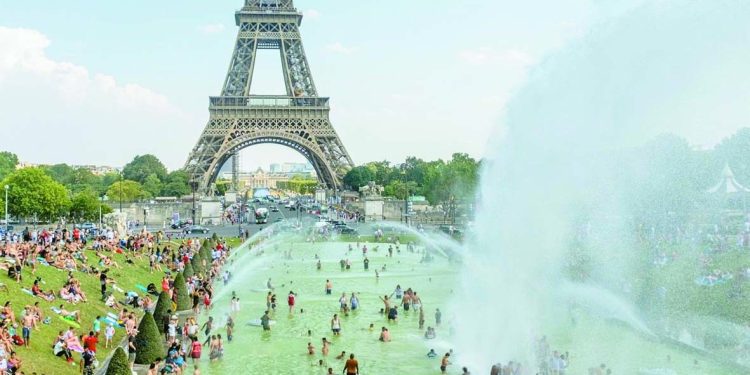 الأرض على صفيح ساخن