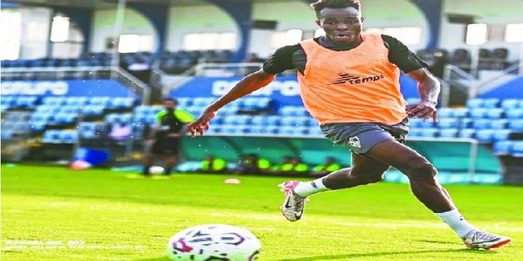 محترفو الدورى .. « كومبارس» !! 1 - جريدة الجمهورية محترفو الدورى .. « كومبارس» !!