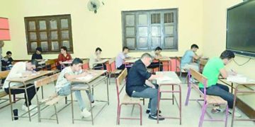 الماراثون يقترب من محطته الأخيرة.. والأسر تعلن حالة الطوارئ: 240 ساعة.. وتنطلق امتحانات الثانوية