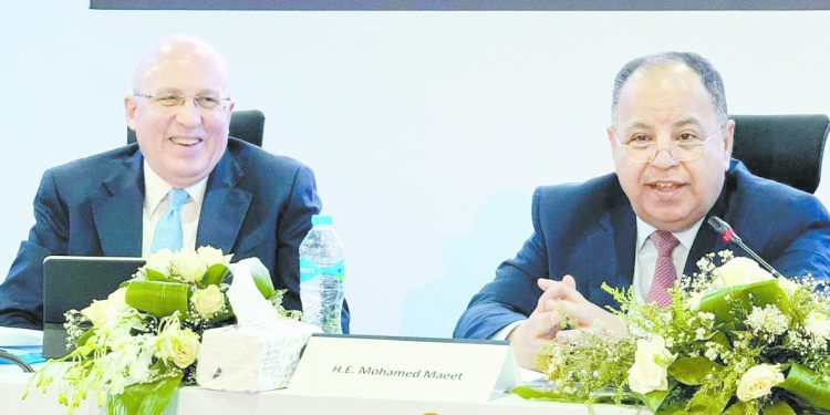الحكومة تكشف أكاذيب الـ«سوشيال ميديا»:زيادة كبيرة فى مخصصات الصحة.. بالموازنة الجديدة