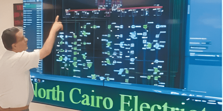 «الجمهورية»  داخل مركز تحكم كهرباء شمال القاهرة