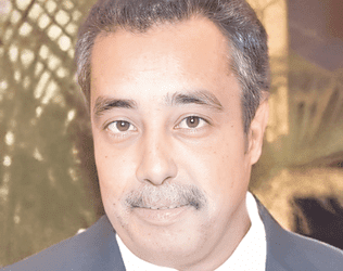 « صفعة عمرو دياب»