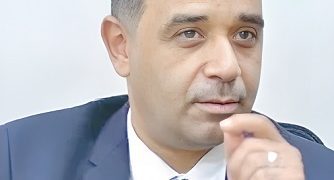 الخبير التحكيمى سمير عثمان لـ«الجمهورية»: 10 حكام لا يصلحون لإدارة المباريات!!