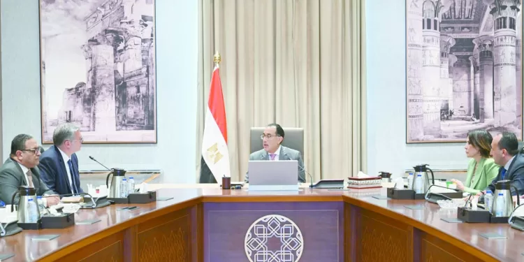 تنفيذاً لوعود الحكومة: مدبولى يناقش خطط وقف تخفيف أحمال الكهرباء وضبط الأسواق 1 - جريدة الجمهورية تنفيذاً لوعود الحكومة: مدبولى يناقش خطط وقف تخفيف أحمال الكهرباء وضبط الأسواق