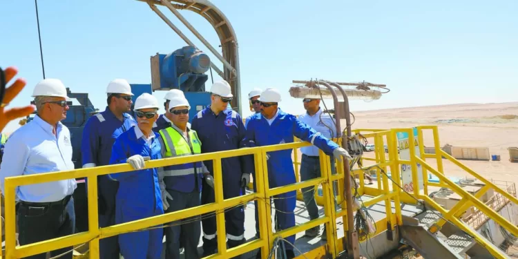 بدوى: زيادة إنتاج الزيت الخام.. و2300 برميل يومياً 1 - جريدة الجمهورية بدوى: زيادة إنتاج الزيت الخام.. و2300 برميل يومياً