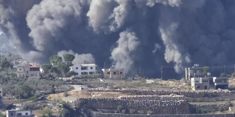 قصف إسرائيلى لـ«جنوب لبنان»: مقاتلات الاحتلال  تخترق حاجز الصوت فى سماء بيروت