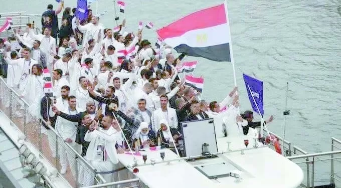 الجندى وسارة رفعا العلم المصرى: افتتاح تاريخى لأولمبياد باريس 2024