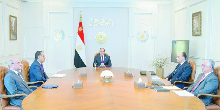 الرئيس يُوجِّه .. خلال اجتماعه بـ «مدبولى وجمال الدين وحسنى»: جذب الاستثمارات للمنطقة الاقتصادية لقناة السويس 1 - جريدة الجمهورية الرئيس يُوجِّه .. خلال اجتماعه بـ «مدبولى وجمال الدين وحسنى»: جذب الاستثمارات للمنطقة الاقتصادية لقناة السويس