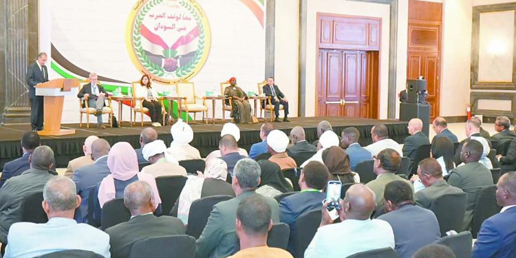 هنا القاهرة .. جمعت الأشقاء تحت «سقف واحد».. والشعار: «معًا لوقف الحرب» 1 - جريدة الجمهورية إنجلترا تتأهل بصعوبة.. وهولندا تقلب الطاولة على الأتراك