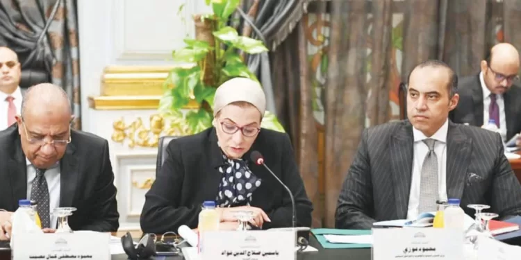 ياسمين فؤاد: نتصدى لآثار تغير المناخ والتلوث.. ونخطط لتنمية الموارد 1 - جريدة الجمهورية «الخميس» وصول الوفد الأول لـ «باريس»