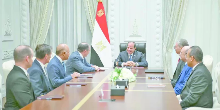 السيسى يشيد بنجاحات «أباتشى» للبترول فى مصر 1 - جريدة الجمهورية ليفربول يطارد «الفيرارى»