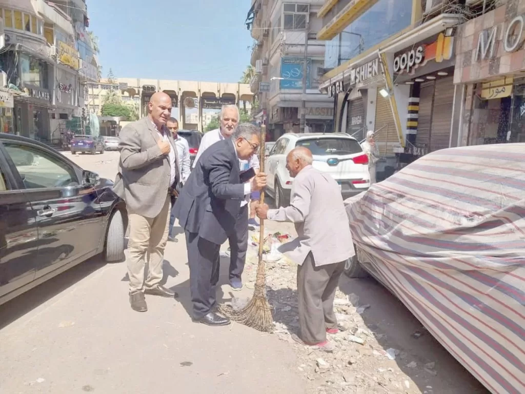 اللواء طارق مرزوق محافظ الدقهلية لـ«الجمهورية»: أذهب إلى كل مكان فى المحافظة.. وأحل مشاكل المواطنين 2 | جريدة الجمهورية