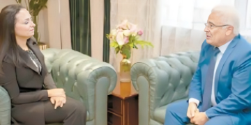 خلال اجتماع وزيرة التضامن مع اللواء جمال عوض: توفير حياة كريمة للعمالة غير المنتظمة  