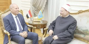 محافظ القاهرة يلتقى المفتى: تعاون مع بيت العائلة لرفع جودة الحياة بالمناطق المطورة