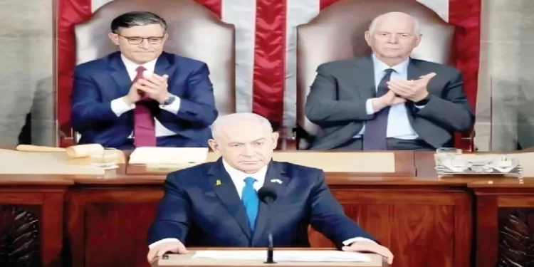 نتنياهو يغنى فى واشنطن.. والأعضاء يرحبون: الرئيس الأمريكى يلتقى رئيس الوزراء الإسرائيلى لمعالجة «ثغرات أخيرة» باتفاق غزة 1 - جريدة الجمهورية نتنياهو يغنى فى واشنطن.. والأعضاء يرحبون: الرئيس الأمريكى يلتقى رئيس الوزراء الإسرائيلى لمعالجة «ثغرات أخيرة» باتفاق غزة