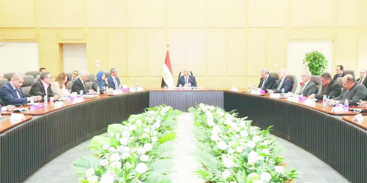 نائب رئيس الوزراء وزير النقل والصناعة:الاهتمام بتدريب وتأهيل القوى البشرية والعمالة الفنية