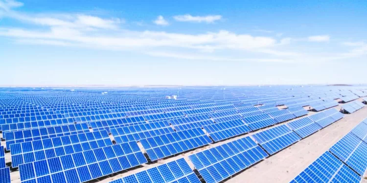 تعاون «مصرى ــ إماراتى» لإنتاج 3500 ميجاوات من الطاقة النظيفة