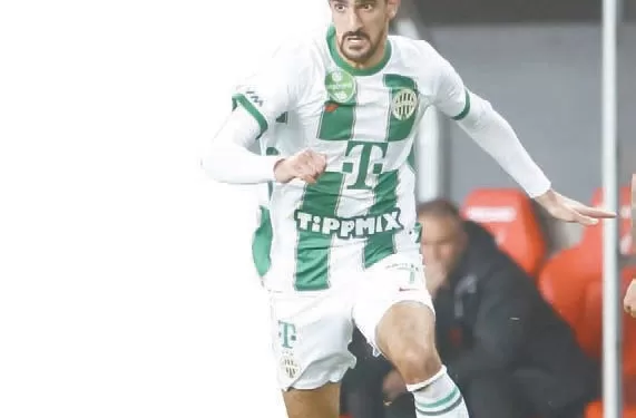 الأهلى يعلن صفقتين خلال أيام