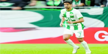 بعد التوصل لاتفاق مع النادى المجرى: «بن رمضان» .. «أهلاوى»