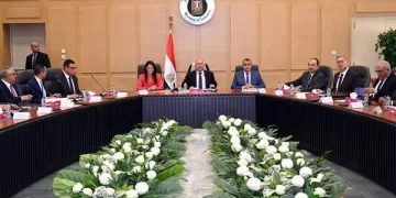 «الوزير» خلال اجتماعه بمجموعة التنمية الصناعية: إجراءات عاجلة لتخفيف الأعباء عن المصنعين