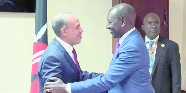 السيسى للرئيس الكينى.. فى رسالة نقلها وزير الخارجية: تعزيز العلاقات الثنائية.. وصولاً لمستوى الشراكة الإستراتيجية 1 - جريدة الجمهورية السيسى للرئيس الكينى.. فى رسالة نقلها وزير الخارجية: تعزيز العلاقات الثنائية.. وصولاً لمستوى الشراكة الإستراتيجية