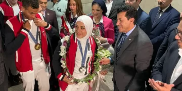 صبحي: رفعتم علم مصر واستحققتم تهنئة القيادة السياسية