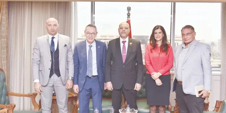 قانون العمل الجديد يحقق التوازن فى العملية الإنتاجية 1 - جريدة الجمهورية جوميز مستمر.. ويحلم بمبابى !!