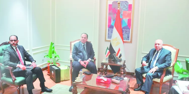 جوميز مستمر.. ويحلم بمبابى !!