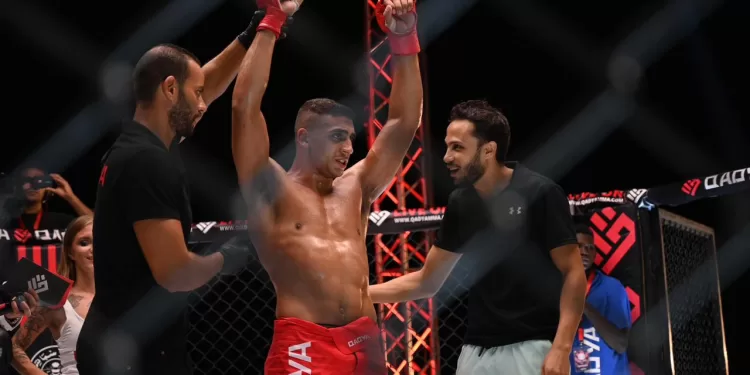 وزير الشباب يشهد نزالاً عالمياً في “قاضية 5”