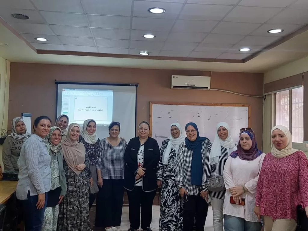 مواجهة الشائعات وحروب الجيل الخامس فى ندوة بتعليم الجيزة 4 - جريدة الجمهورية IMG 20240829 WA0002 - جريدة الجمهورية