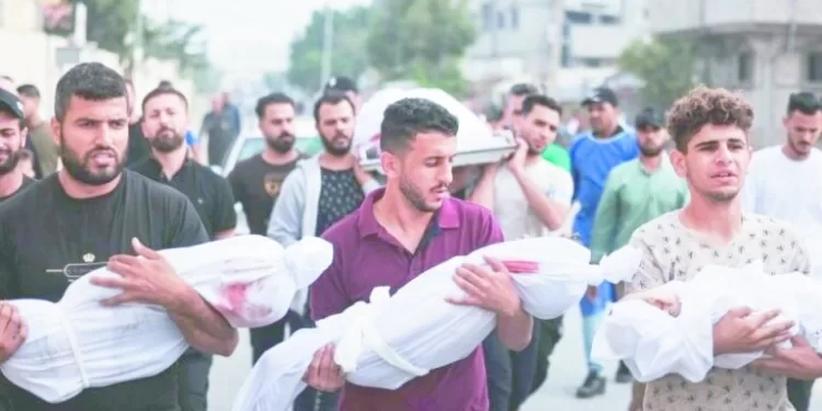 بعد تدمير قطاع غزة الاحتلال يجتاح «الضفة»