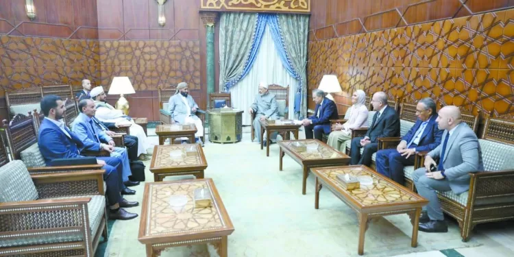 الإمام الأكبر :  الخلافات المذهبية تخدم تجارة الأسلحة وإشعال الحروب