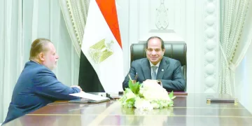 خلال اجتماع مع محافظ البنك المركزى: الرئيس يطلع على أداء القطاع المصرفى والسياسات النقدية بالدولة