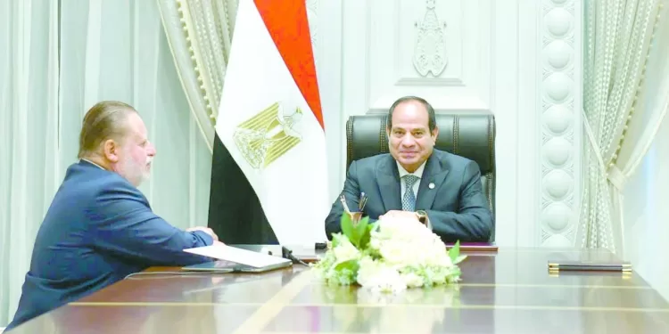 خلال اجتماع مع محافظ البنك المركزى: الرئيس يطلع على أداء القطاع المصرفى والسياسات النقدية بالدولة