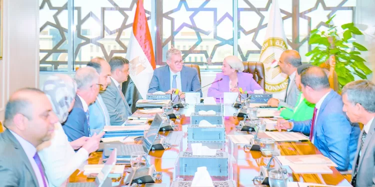 وزيرا البيئة والبترول ناقشا الملف: 11 شركة بترول حققت «الإصحاح البيئى».. بخليج السويس