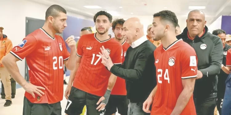 استاد القاهرة كامل العدد فى مواجهة «كاب فيردى»: حسام حسن يحذر اللاعبين من أزمة الانتقالات