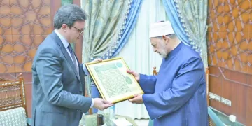 الإمام الأكبر خلال لقائه وزير الثقافة: أنماط ثقافية اجتاحت مجتمعاتنا وعزلت الشباب عن  دينه وأخلاقه