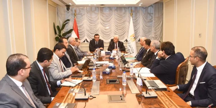 وزيرا التعليم العالي والإسكان يتابعان الموقف التنفيذي للمشروعات الجارية بجامعتي العلمين الدولية والمنصورة الجديدة