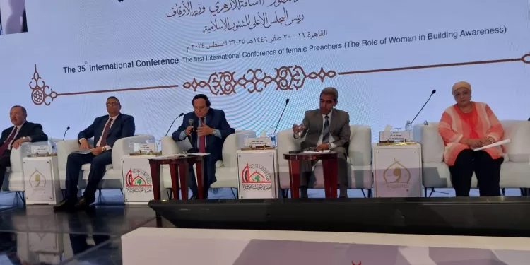 الأمين العام لرابطة الجامعات الإسلامية يسلط الضوء على دور المرأة في بناء الوعي 1 - جريدة الجمهورية الأمين العام لرابطة الجامعات الإسلامية يسلط الضوء على دور المرأة في بناء الوعي