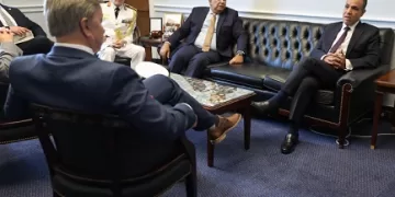 وزير الخارجية يؤكد دعم مصر الثابت لحقوق الشعب الفلسطيني ويدعو إلى تسريع الجهود لإقامة دولته المستقلة