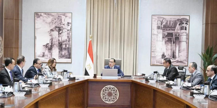 عملاقان أوروبيان يخططان لخطف «الفيرارى»