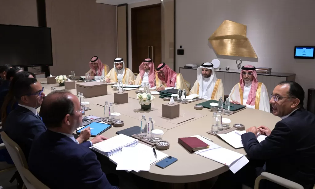 رئيس الوزراء يلتقي وزير المالية السعودي لبحث عدد من ملفات الشراكة 4 - جريدة الجمهورية IMG 20240915 WA0087 - جريدة الجمهورية
