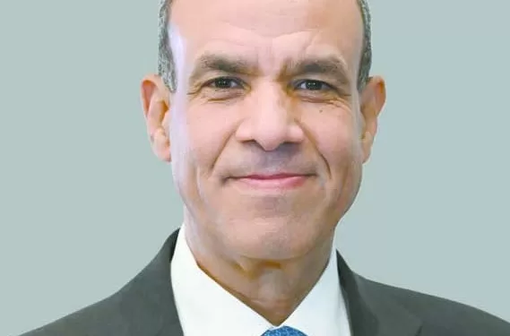 بدر عبدالعاطى: لا يمكن التهاون فى حقوق دول المصب لنهر النيل 1 - جريدة الجمهورية القمة تشغل «القطبين»