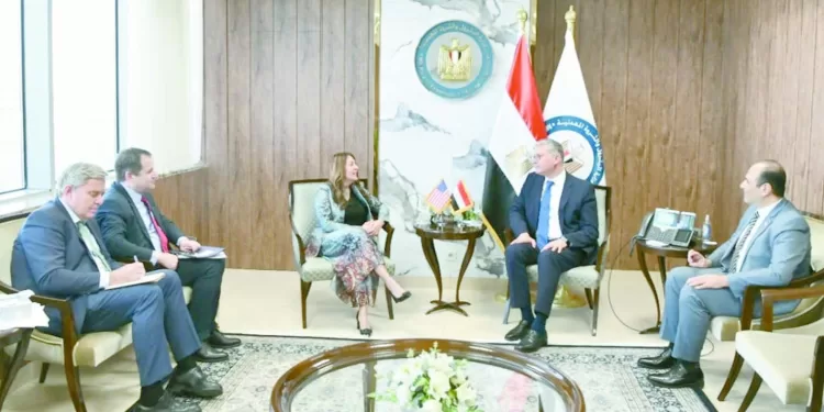 لزيادة الاستثمار والإسراع بالإنتاج: حوافز لشركات البترول العالمية