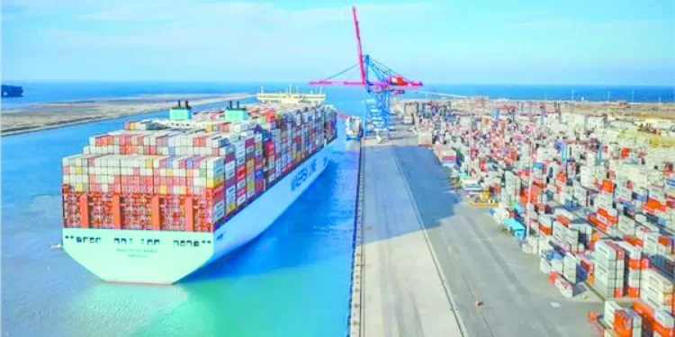 أكثر من 120 مليار دولار فى 8 شهور: الإصلاح الاقتصادى يفتح أبواب مصر للاستثمارات الضخمة 1 - جريدة الجمهورية أكثر من 120 مليار دولار فى 8 شهور: الإصلاح الاقتصادى يفتح أبواب مصر للاستثمارات الضخمة