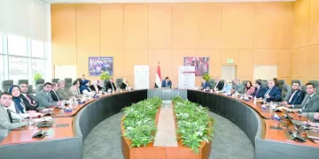 وزير الإسكان فى اجتماع لتطوير الأداء: استغلال المساحات الشاغرة بالمدن الجديدة وطرحها أمام المستثمرين