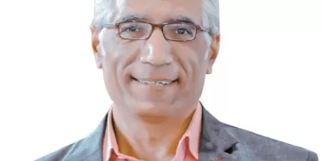 الروائى عمرو العادلى: اقتران اسمى بجائزة نجيب محفوظ «أمر عظيم»