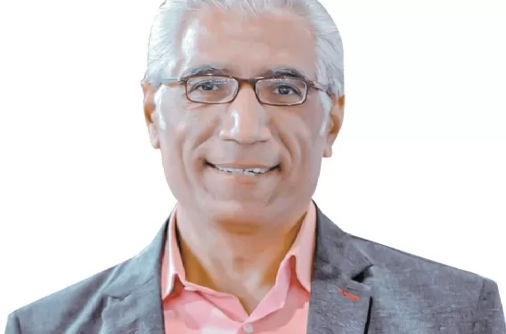 الروائى عمرو العادلى: اقتران اسمى بجائزة نجيب محفوظ «أمر عظيم»