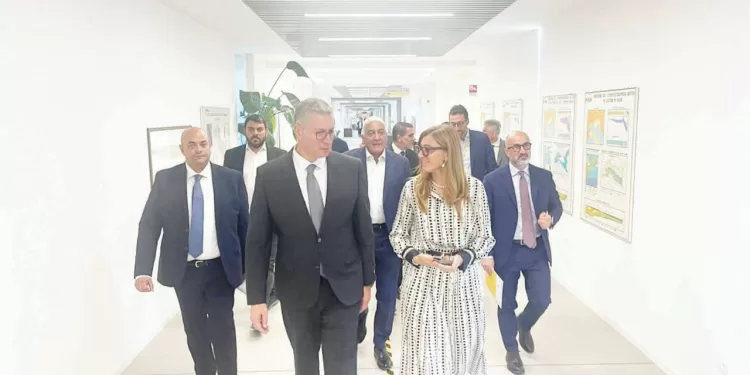 وزير البترول يبحث مع مسئولى «إينى» فى إيطاليا: الإسراع فى تنمية الحقول المكتشفة