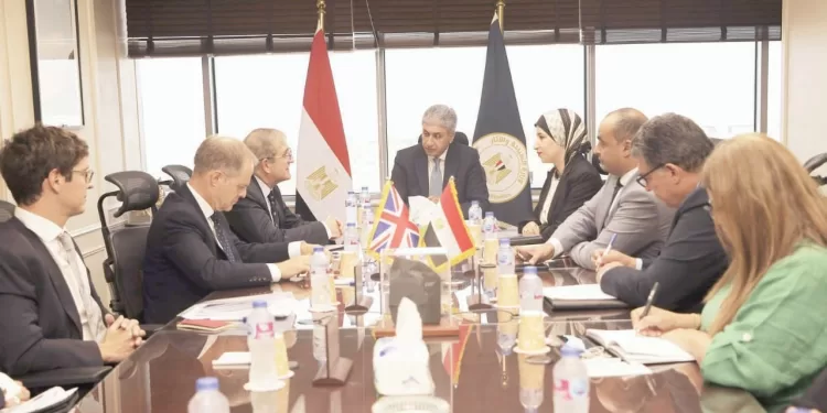 وزير السياحة للمبعوث التجارى والسفير البريطانى:نهدف لأن تكون مصر المقصد السياحى الأول فى العالم 1 - جريدة الجمهورية وزير السياحة للمبعوث التجارى والسفير البريطانى:نهدف لأن تكون مصر المقصد السياحى الأول فى العالم